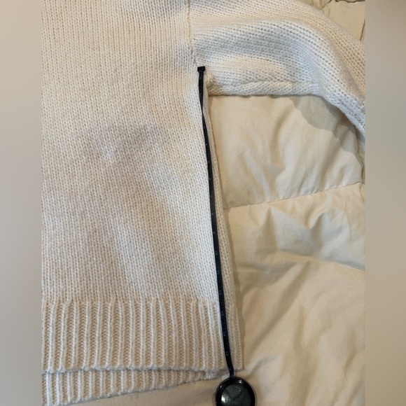 Cozy American Eagle Turtleneck Sweater - Picture 6 of 7